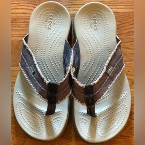 Crocs Yukon Mesa Flip Flops Men Size 10 Grey Canvas Sandals, EUC